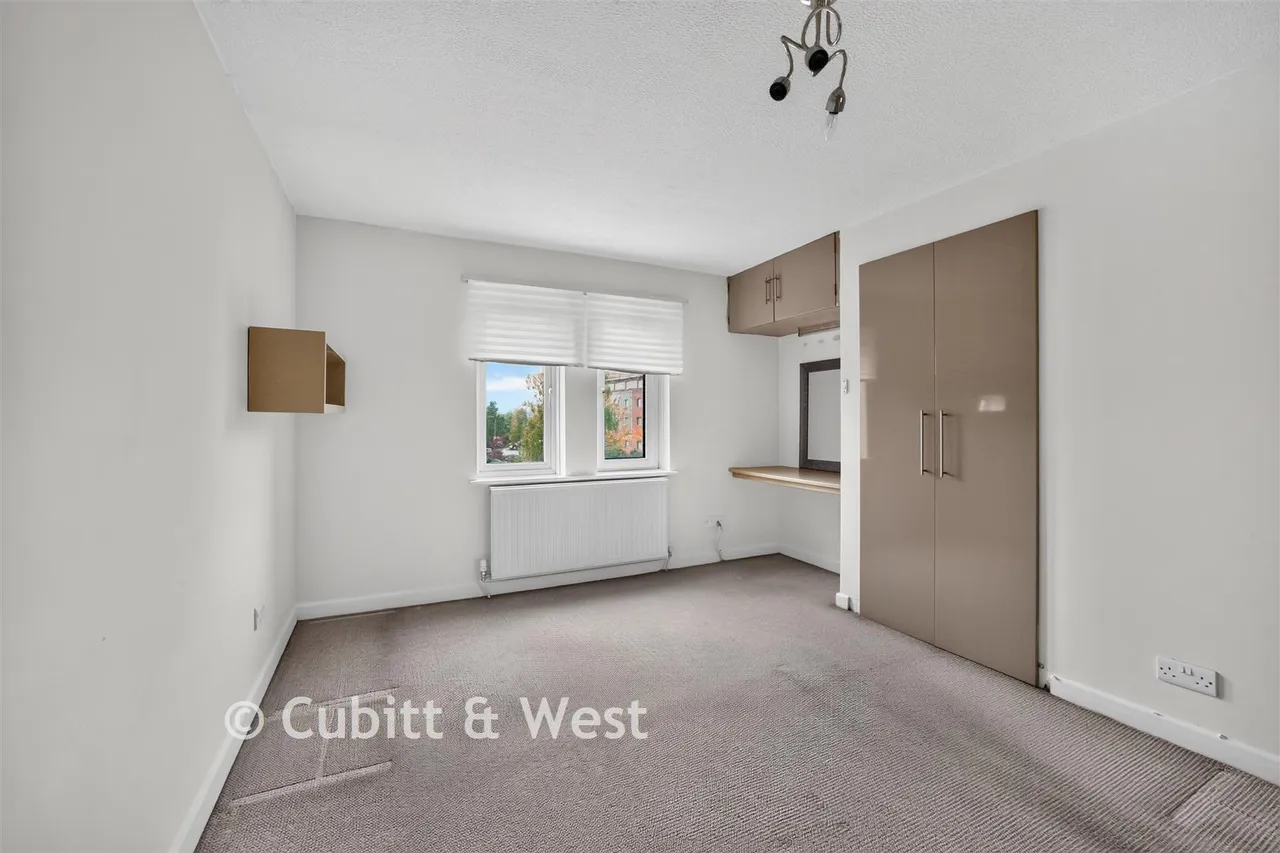 Regents Court, Langstone, PO9, photo 9