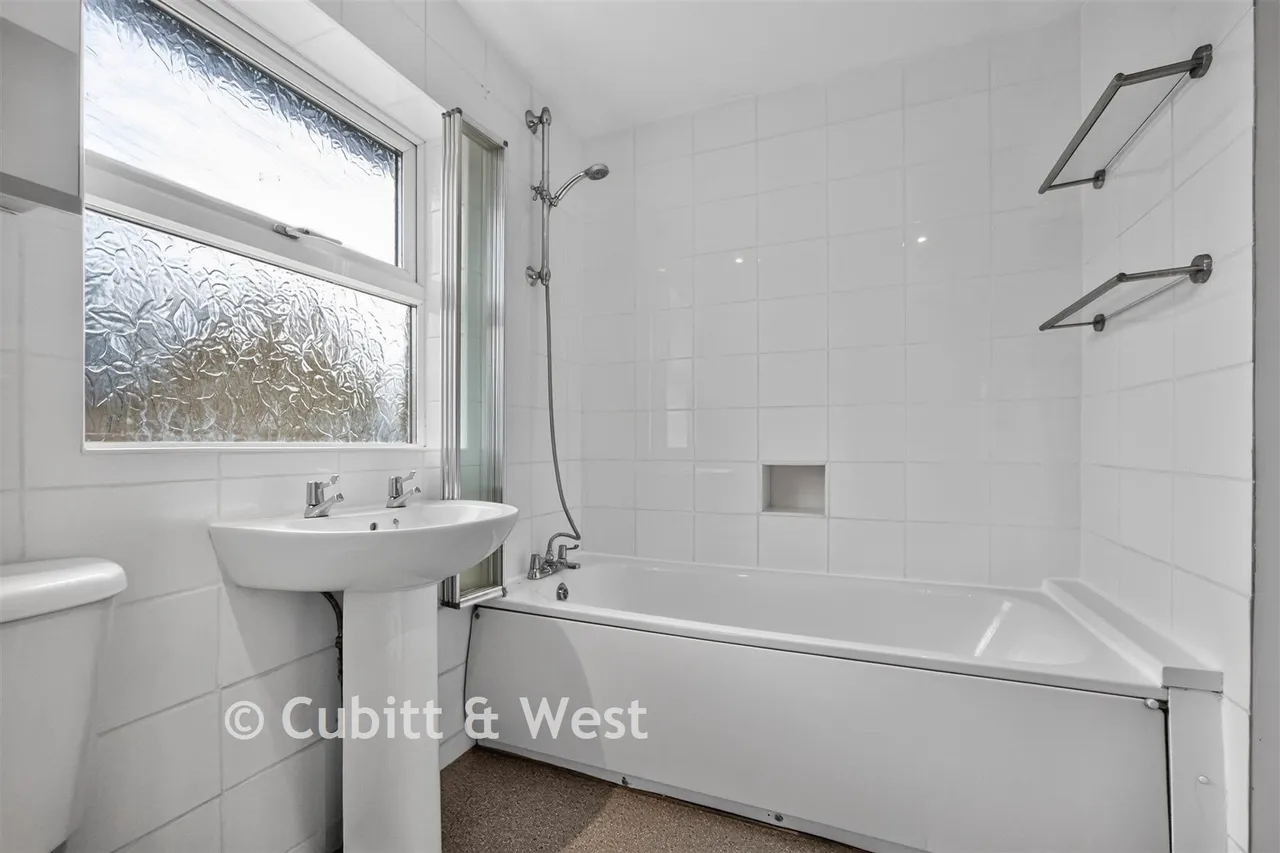 Regents Court, Langstone, PO9, photo 11