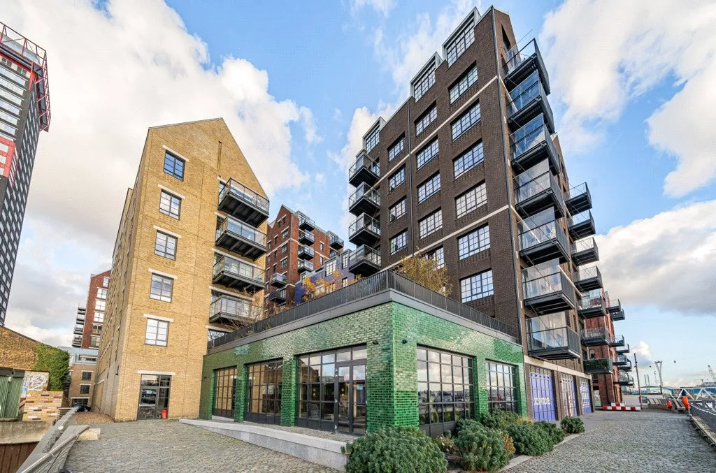 Orchard Place, London, E14, photo 3