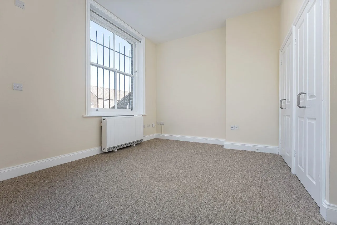 Streatham High Road, Streatham, SW16, photo 8