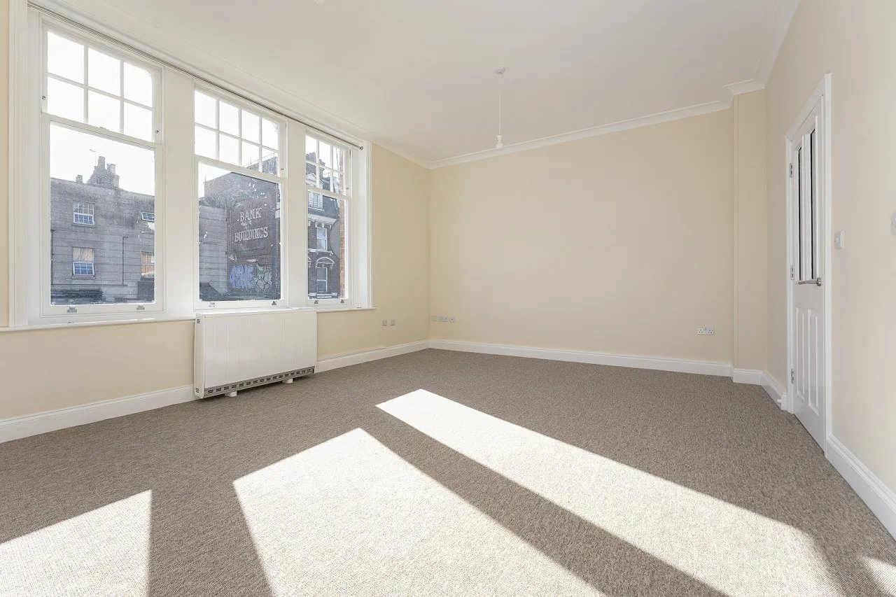 Streatham High Road, Streatham, SW16, photo 3