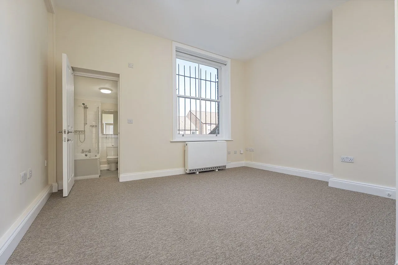 Streatham High Road, Streatham, SW16, photo 9