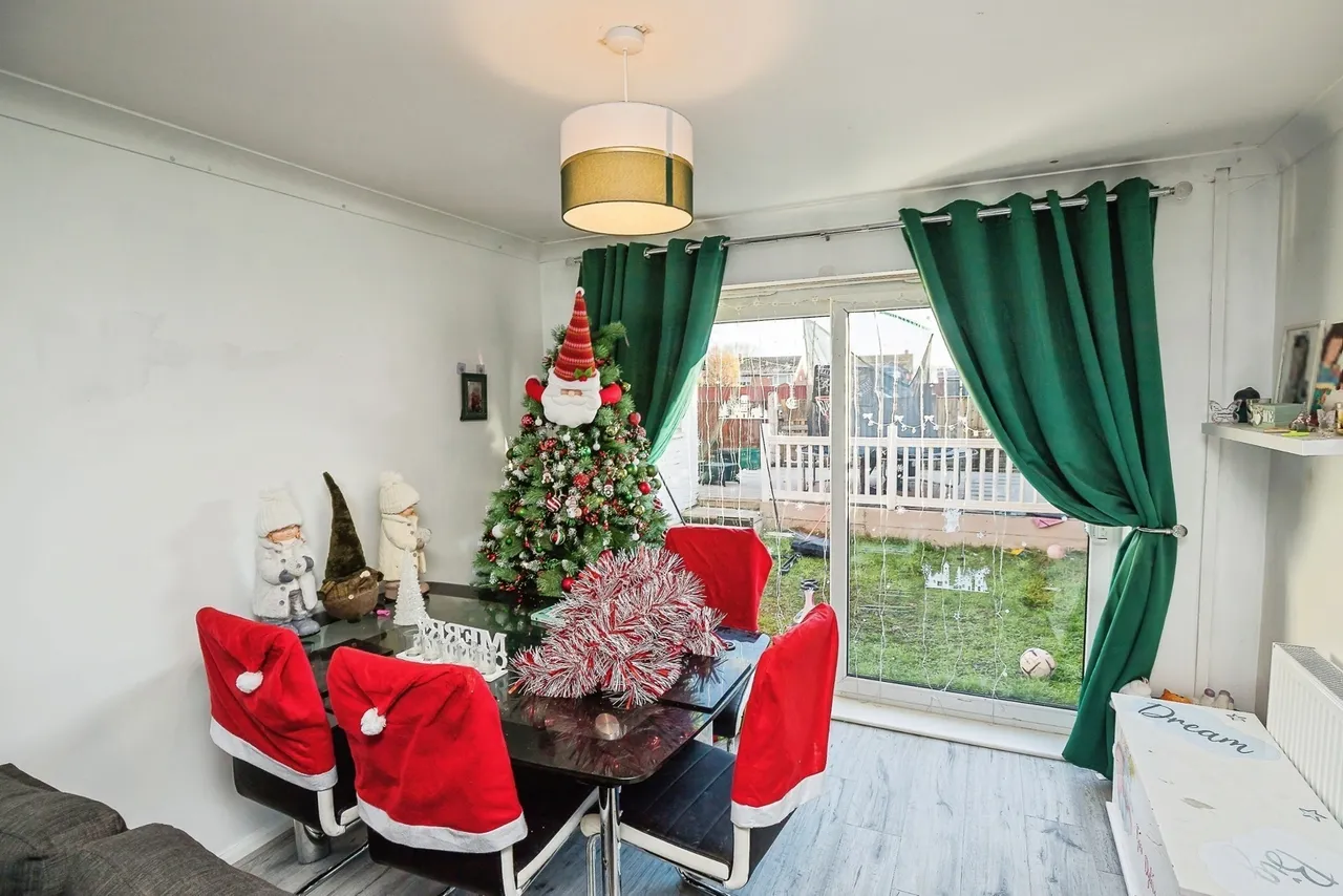 Atlea, New Broughton, LL11, photo 4