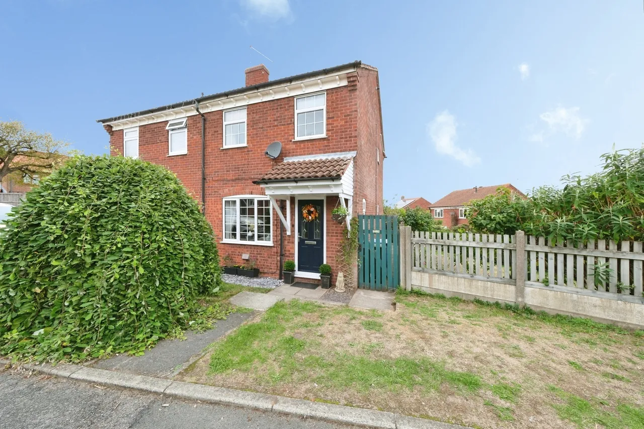 3 bed house for sale — Saddlers Close, Forest Town, Mansfield, Nottinghamshire, NG19