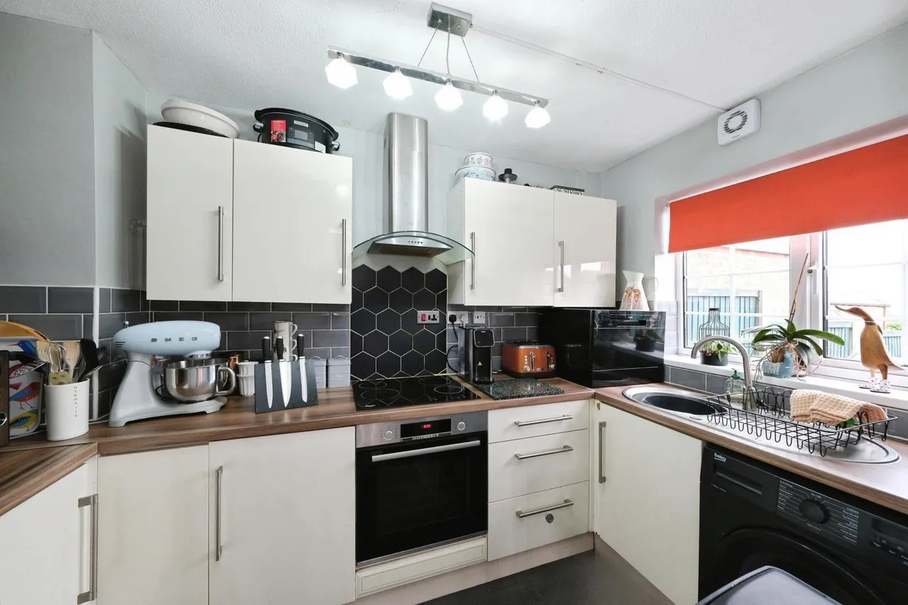 Saddlers Close, Forest Town, Mansfield, Nottinghamshire, NG19, photo 4