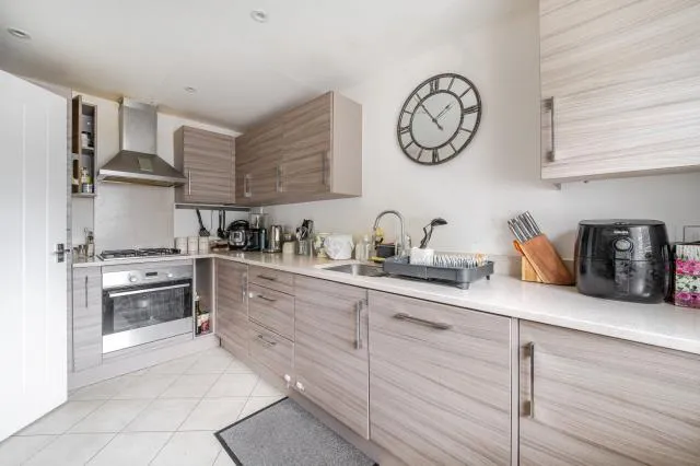 Kennedy Avenue, High Wycombe, HP11, photo 6