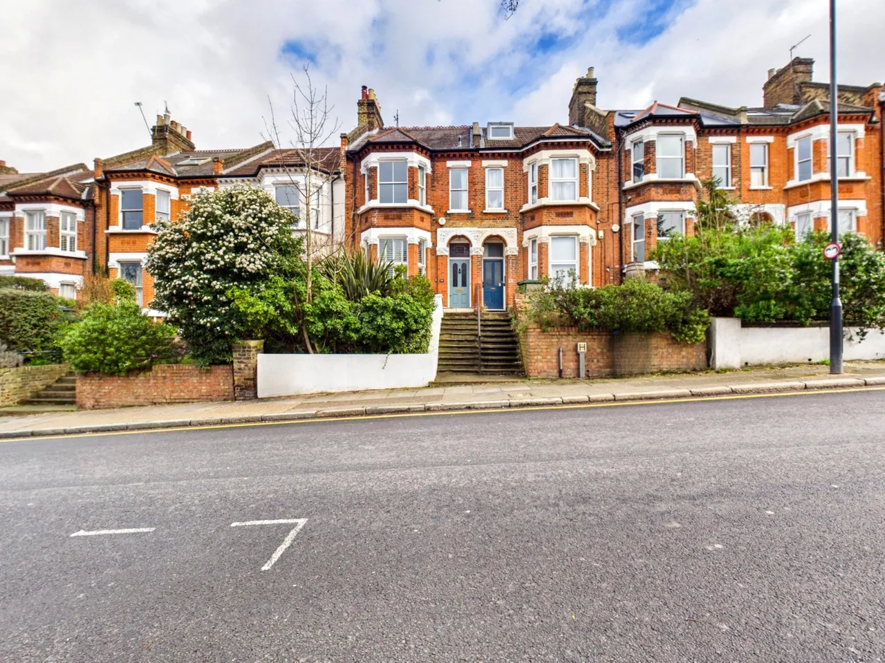 4 bed house for sale — Charlton Church Lane, Charlton, London, SE7