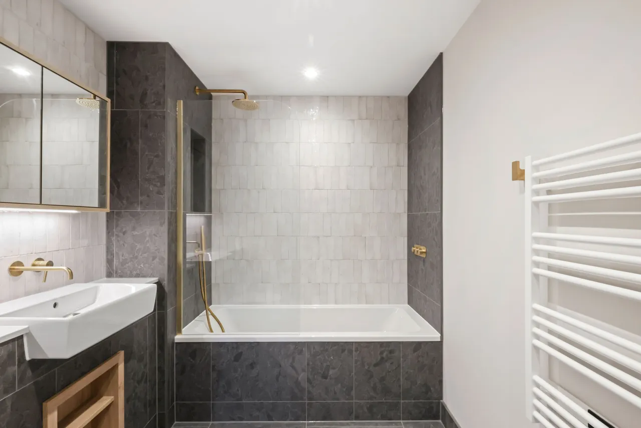 London, NW9, photo 9