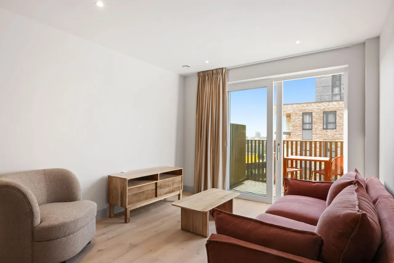 London, NW9, photo 8
