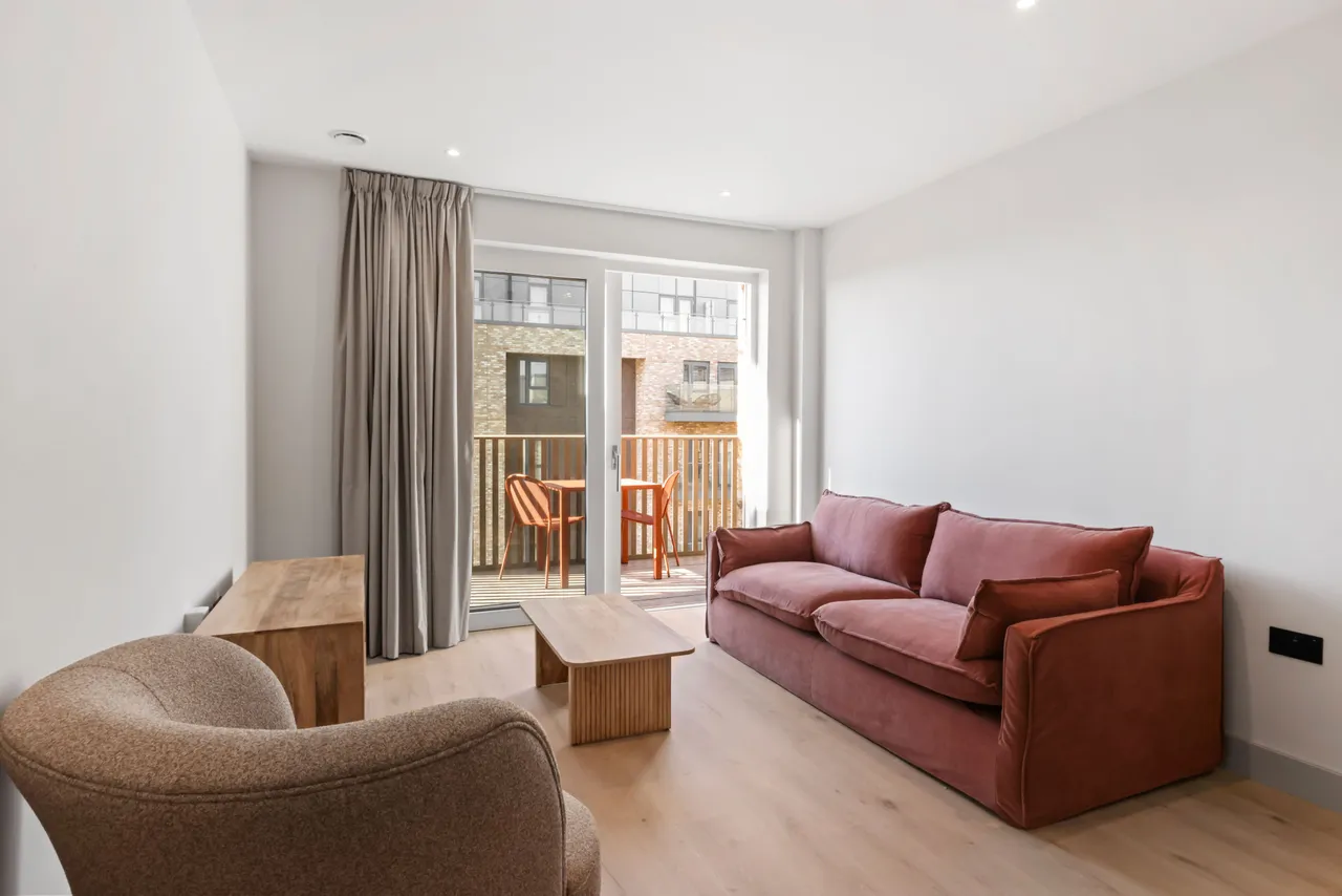 London, NW9, photo 12