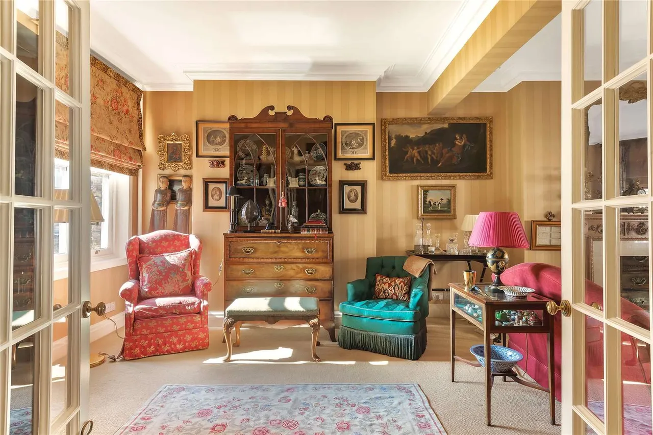 Avenue Court, 23-29 Draycott Avenue, London, SW3 3BU, photo 2