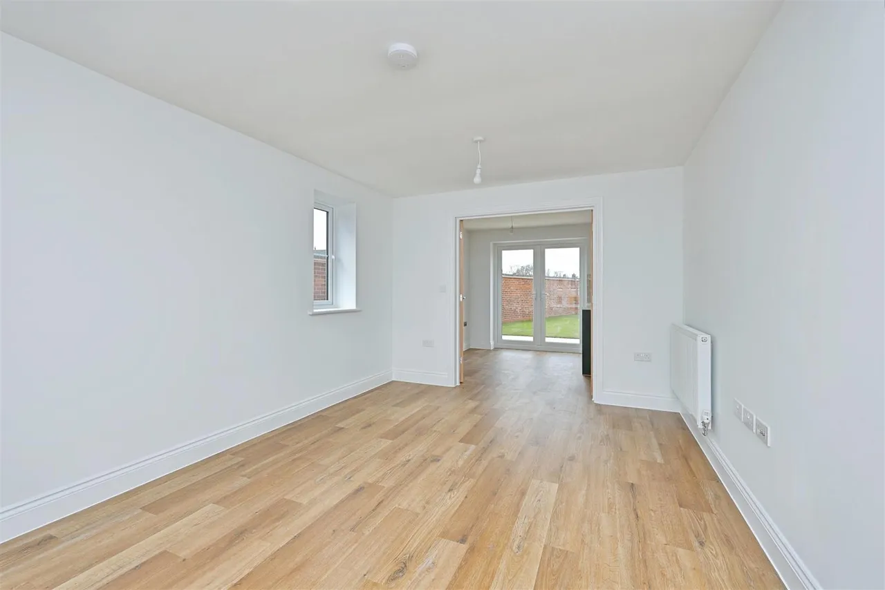 Church Road, Woodton, NR35, photo 4