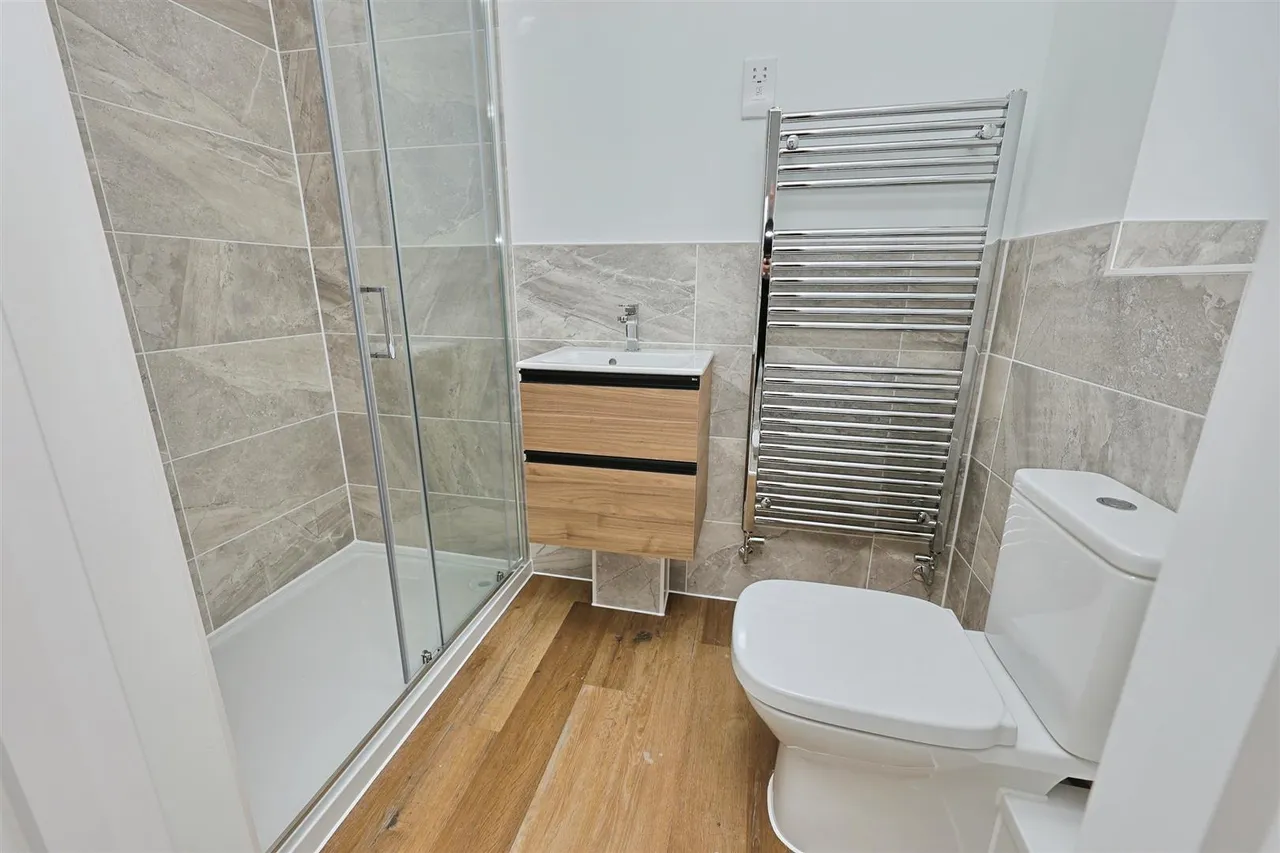 Church Road, Woodton, NR35, photo 8