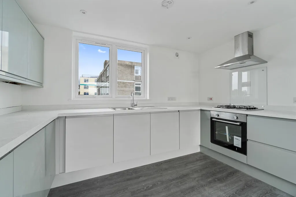 Astor Drive, PLYMOUTH, photo 11