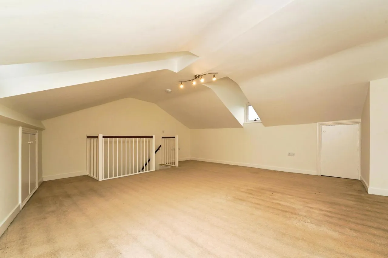 Selkirk Street, Cheltenham, GL52, photo 15