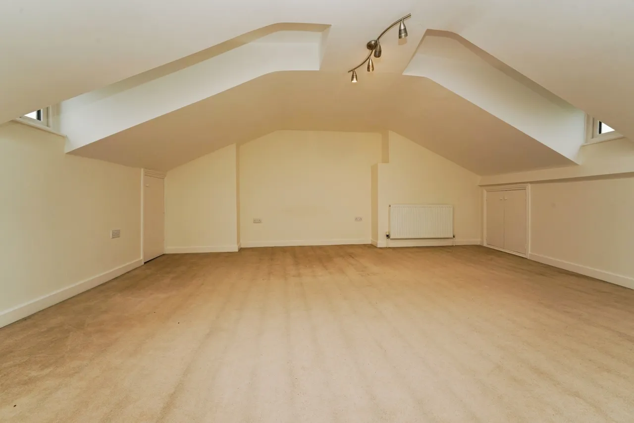Selkirk Street, Cheltenham, GL52, photo 17