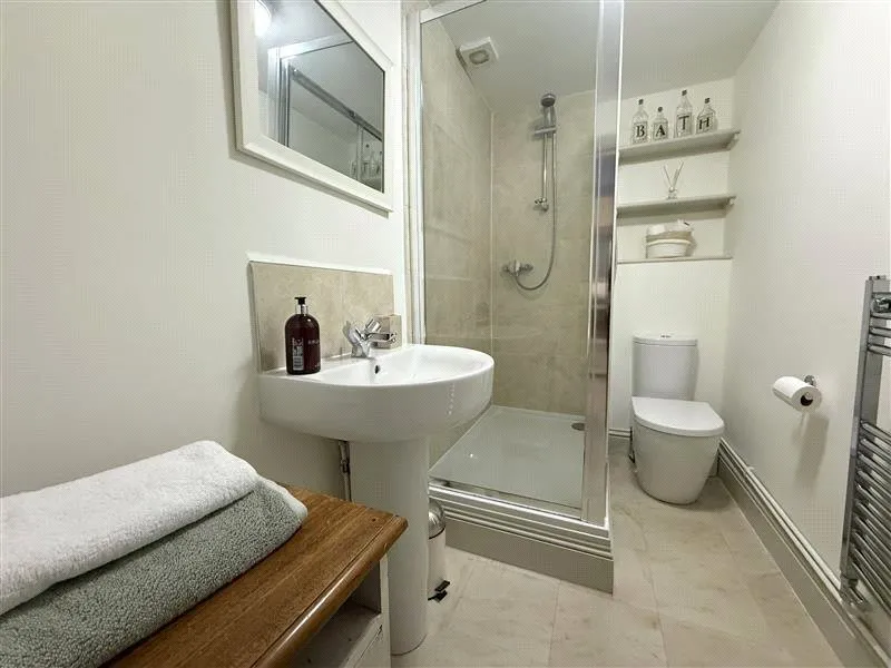 Selkirk Street, Cheltenham, GL52, photo 23