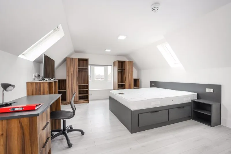 High Street, Walton-On-Thames, KT12, photo 2