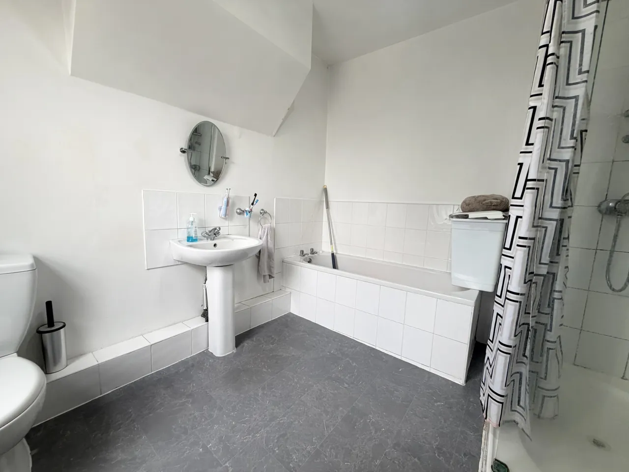 Sutherland Road, N9, photo 9