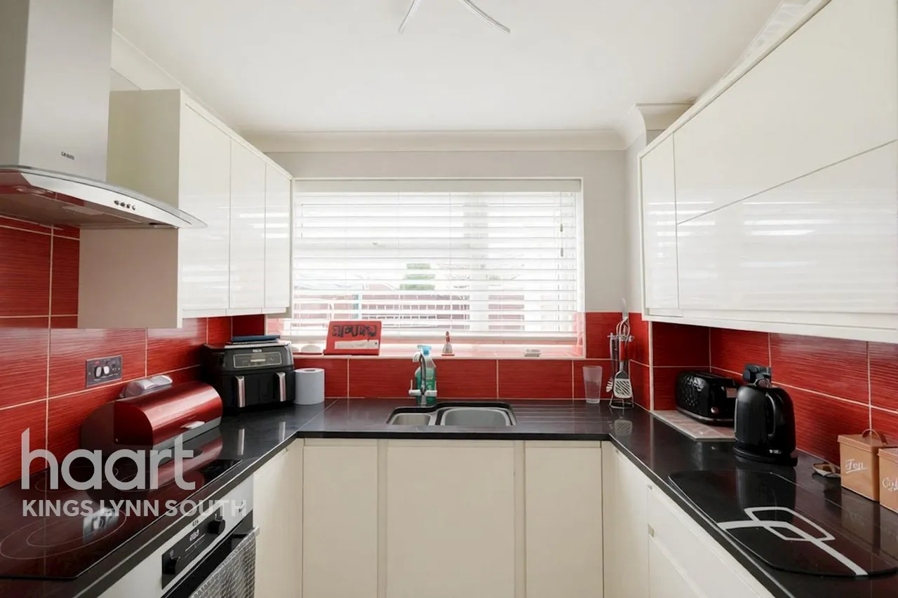 St Benets Grove, King's Lynn, PE30, photo 5