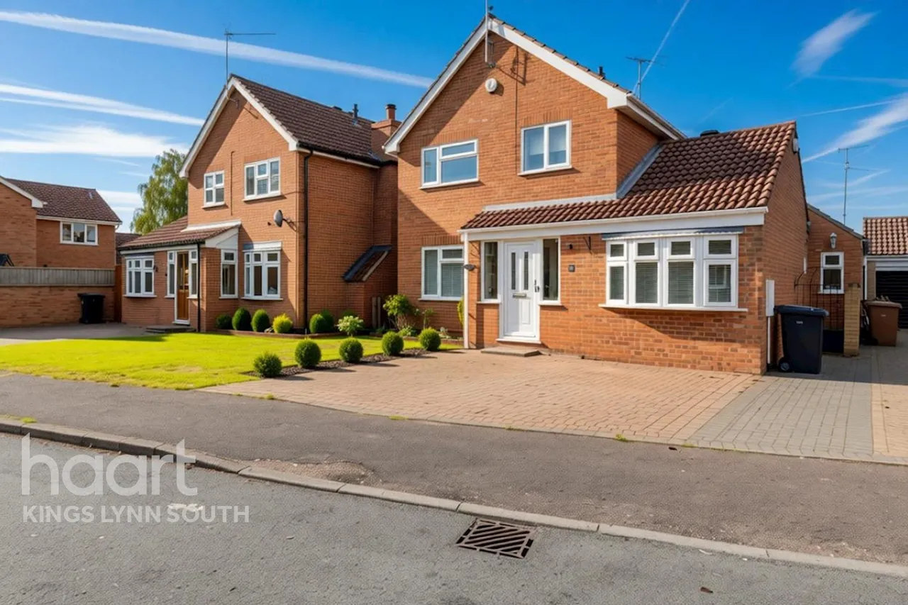 4 bed house for sale, St Benets Grove, King's Lynn, PE30