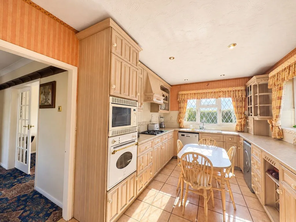 Shute Hill, Lichfield, WS13, photo 11