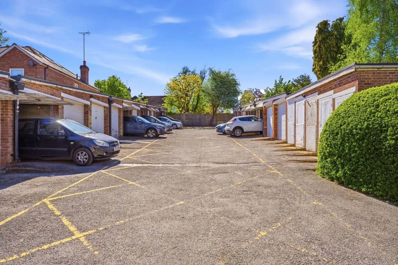 Church Green Row, Church Green, AL5, photo 12