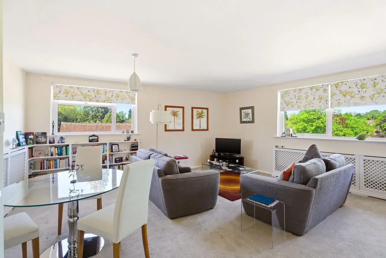 2 bed flat for sale, Church Green Row, Church Green, AL5