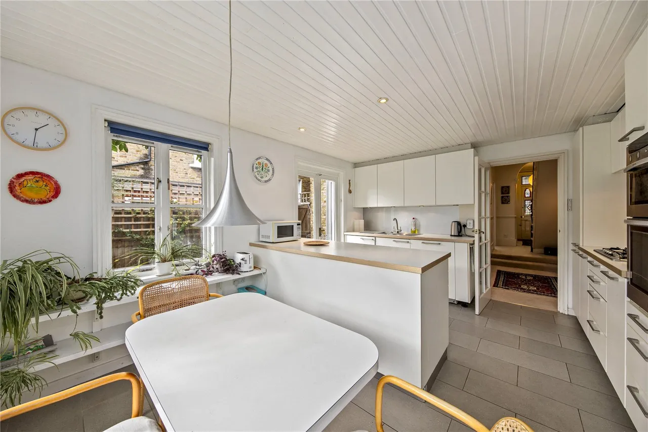 Norman Avenue, St Margarets, TW1, photo 14