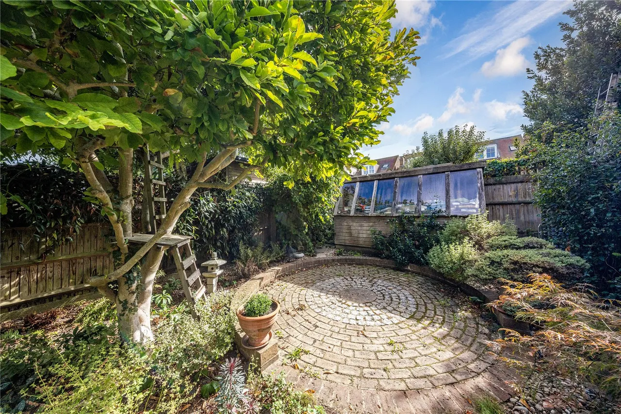 Norman Avenue, St Margarets, TW1, photo 11