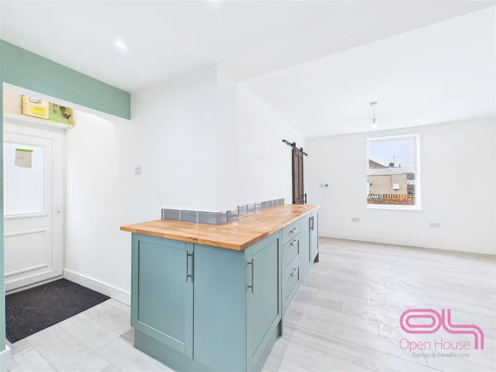 Alma Road, Newhall, DE11, photo 13