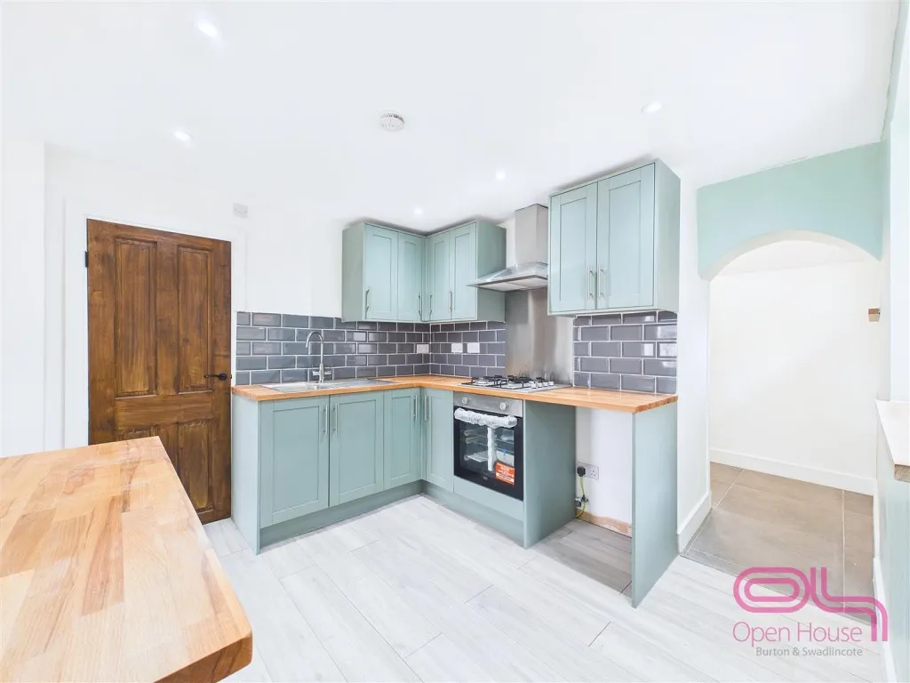 Alma Road, Newhall, DE11, photo 12