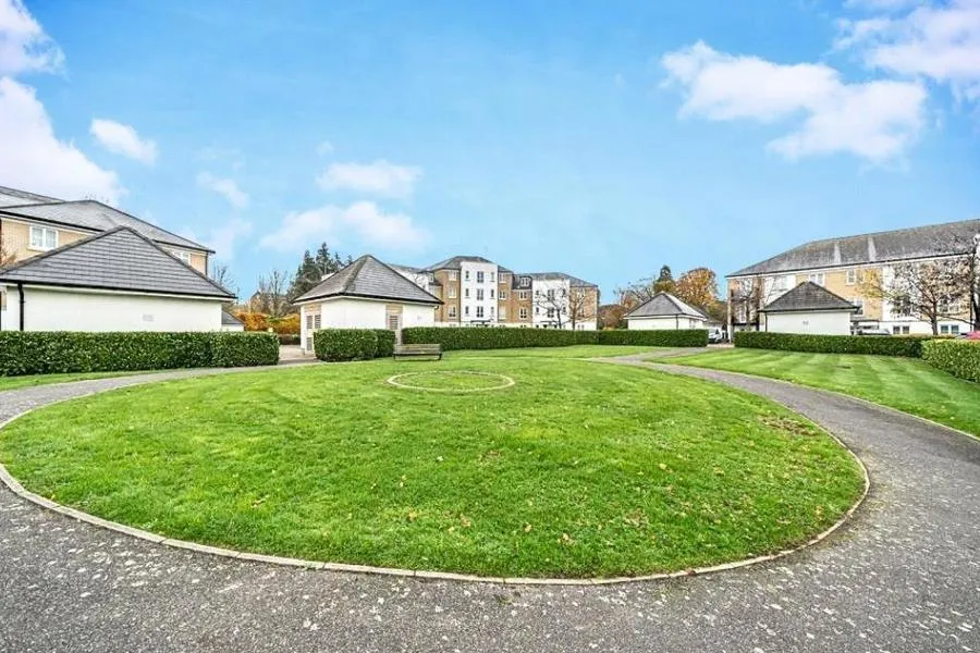 Tudor Way, Woking, GU21, photo 9