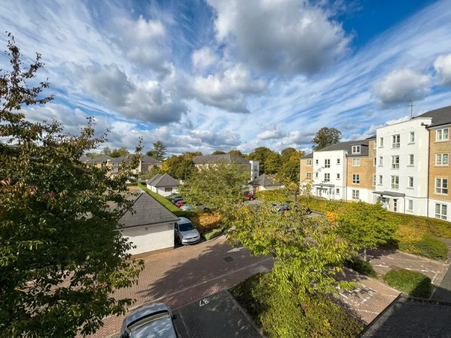 Tudor Way, Woking, GU21, photo 11