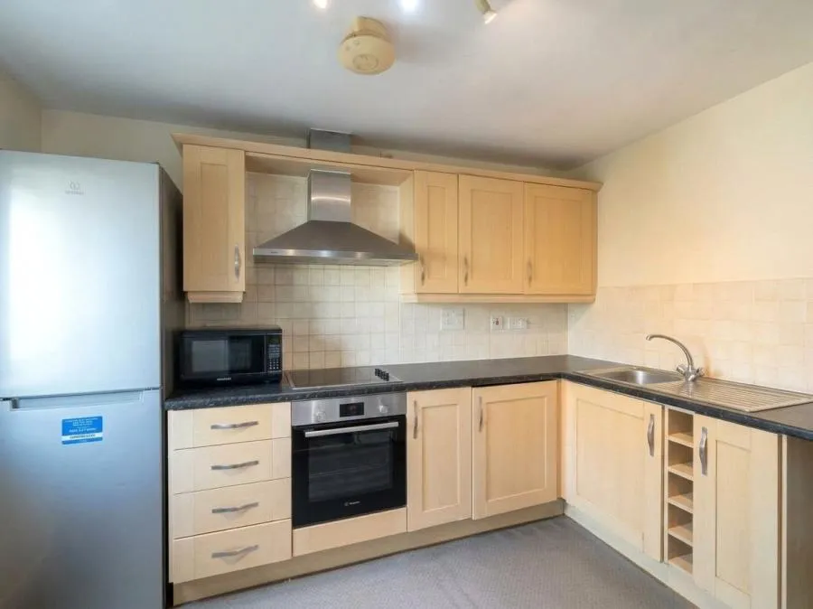 Tudor Way, Woking, GU21, photo 2