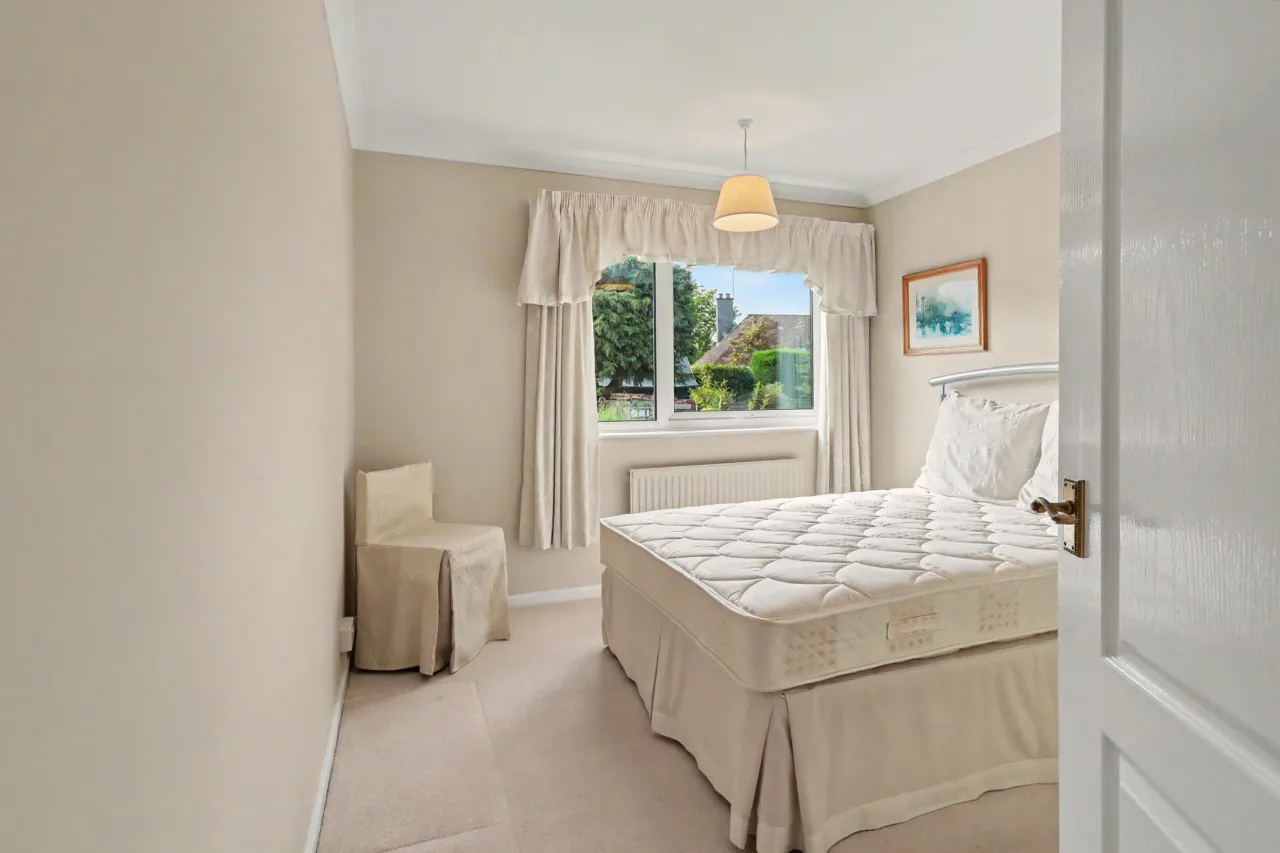 Sandringham Road, Stafford, photo 13