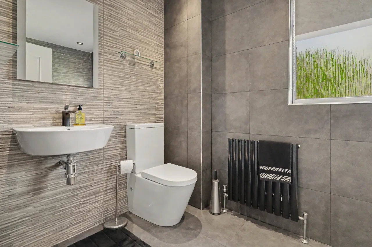 Sandringham Road, Stafford, photo 16