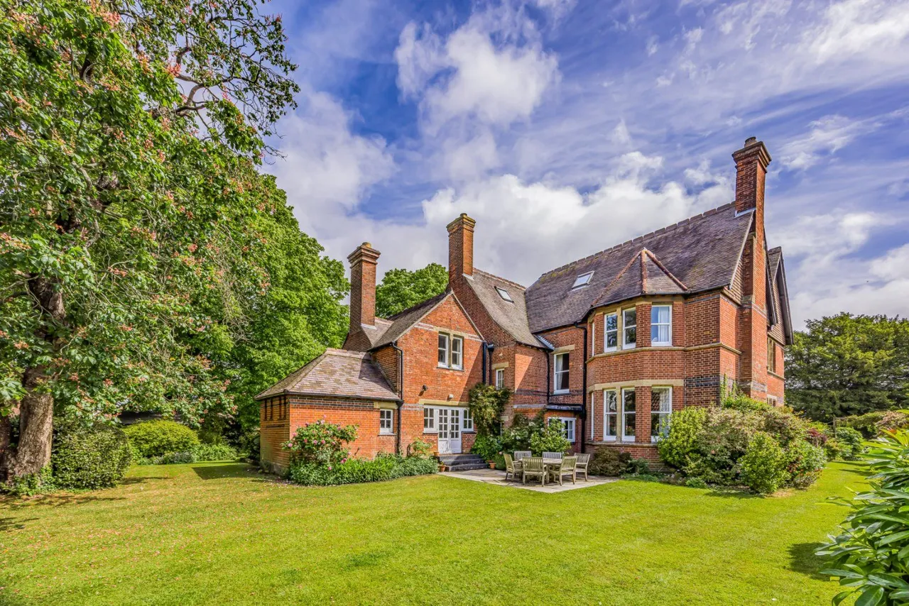 6 bed house for sale — Whyke Road, Chichester, West Sussex, PO19 7AQ