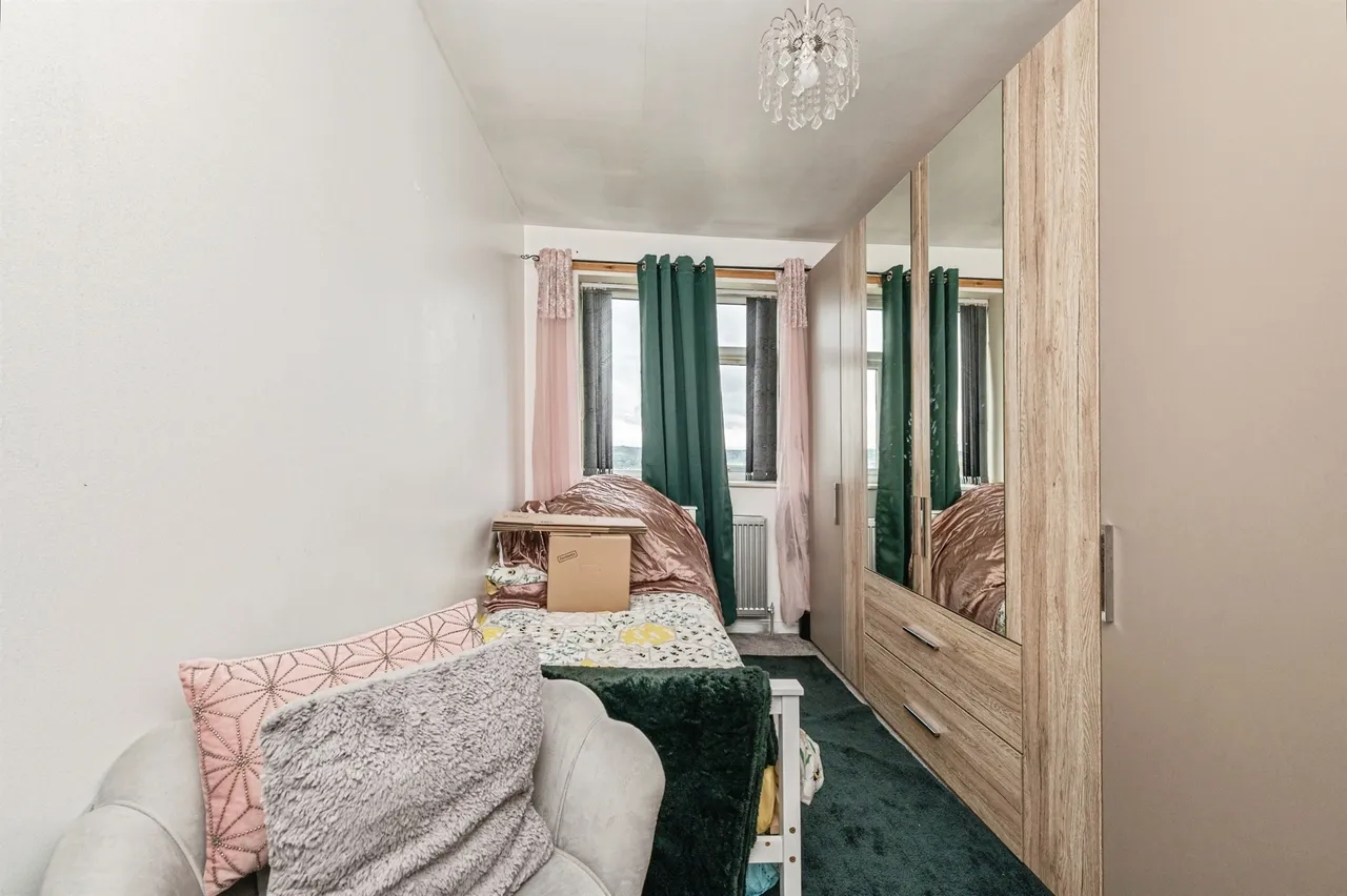 Bower Lane, Dewsbury, WF13, photo 7