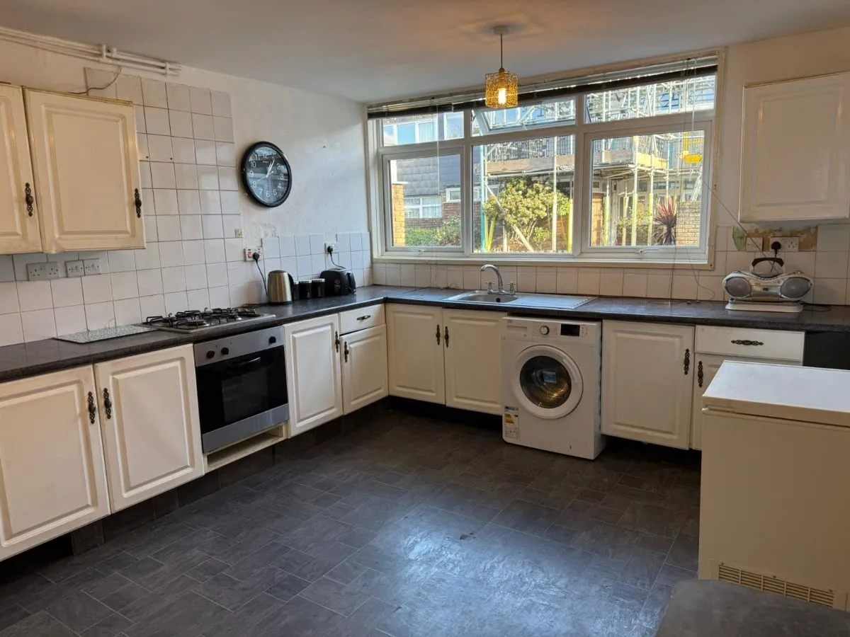 4 bed house for sale — 3 Ramillies Close, London, SW2 5DG