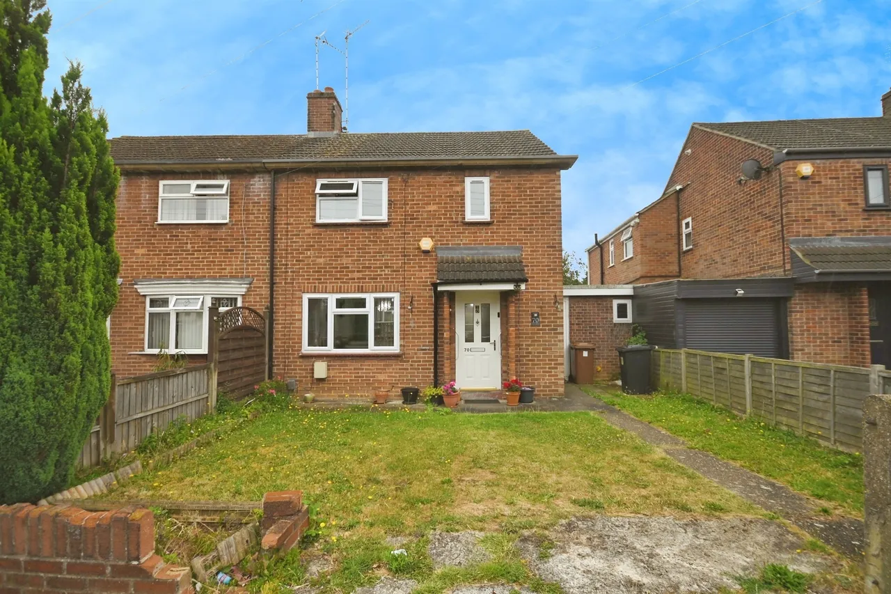 2 bed house for sale — Lilac Road, Peterborough