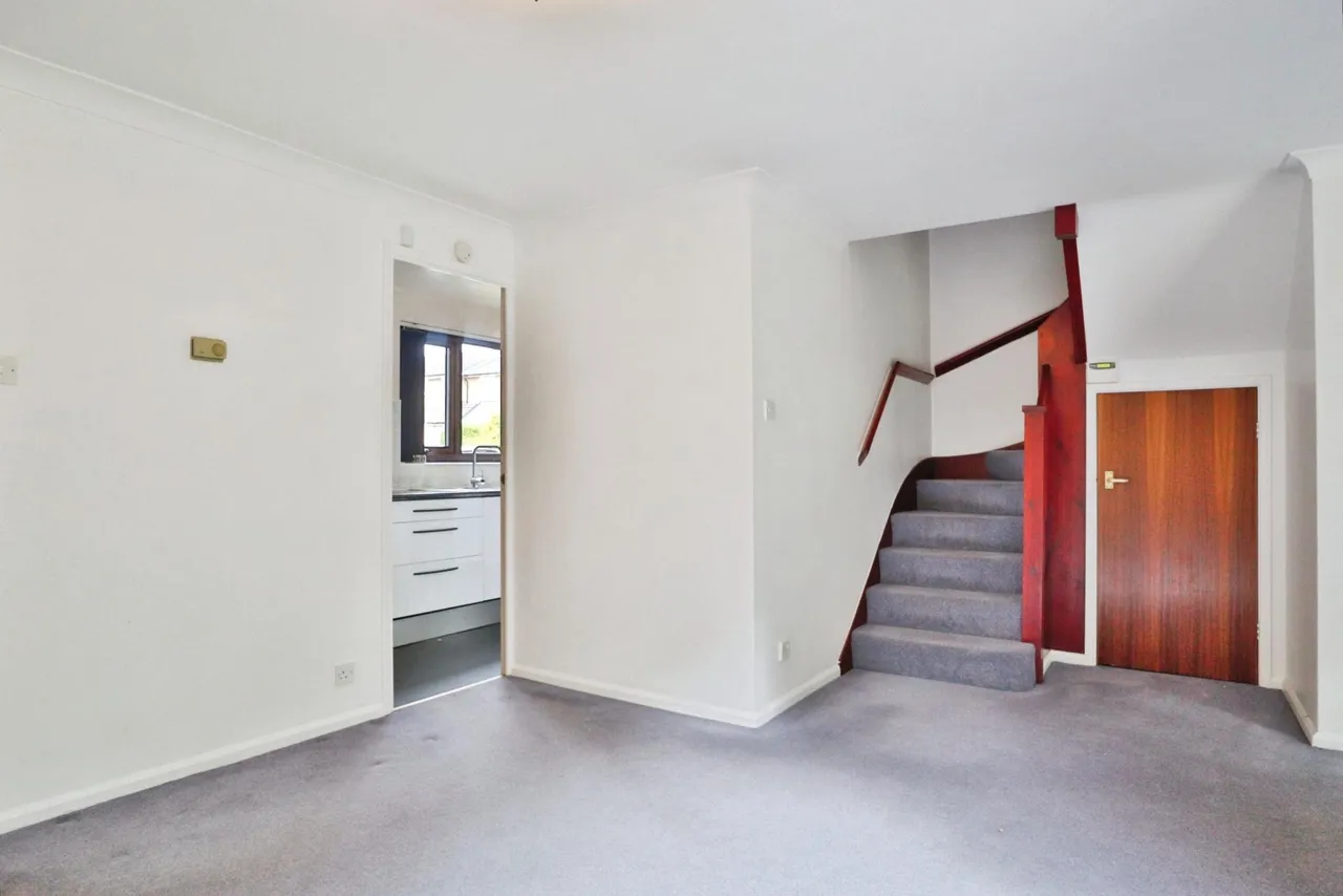 Eaton Hill, Leeds, LS16, photo 6