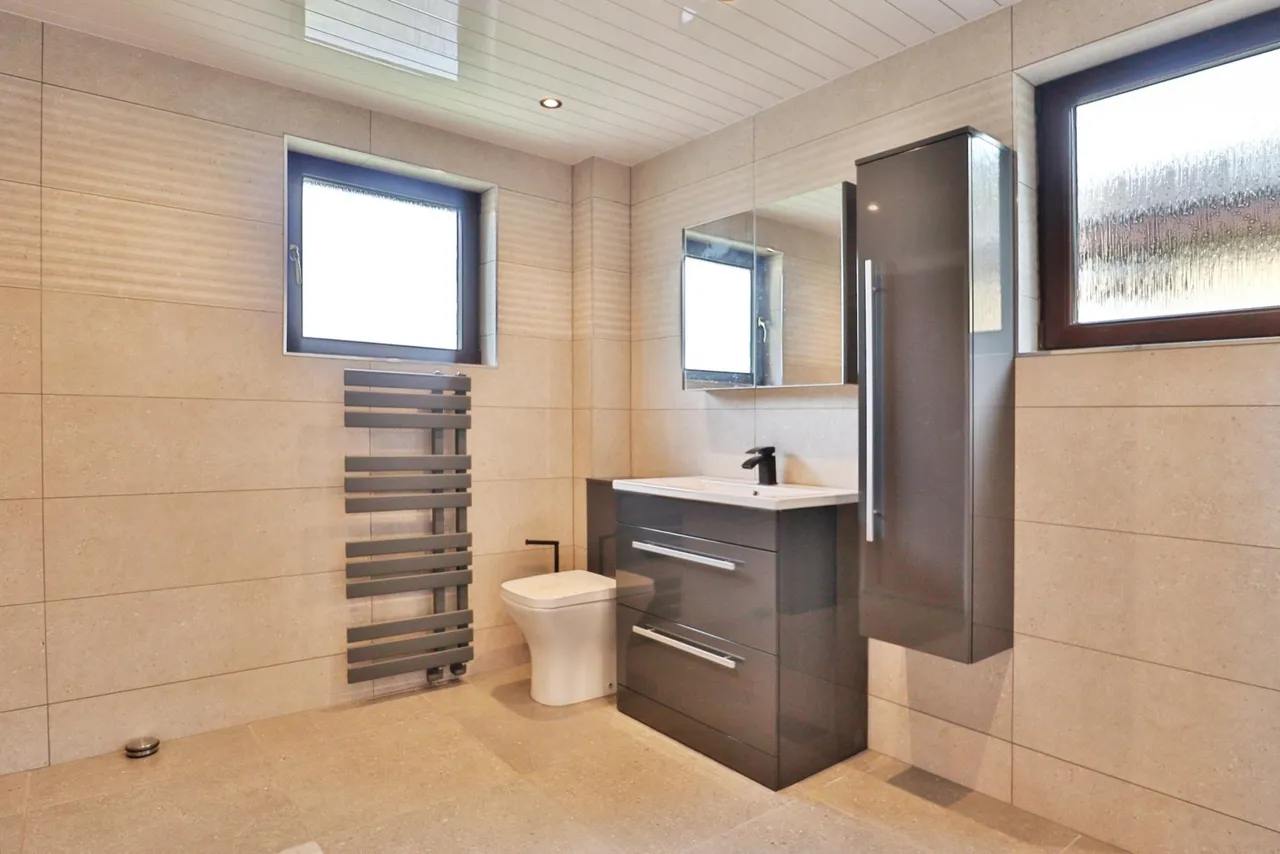 Eaton Hill, Leeds, LS16, photo 17