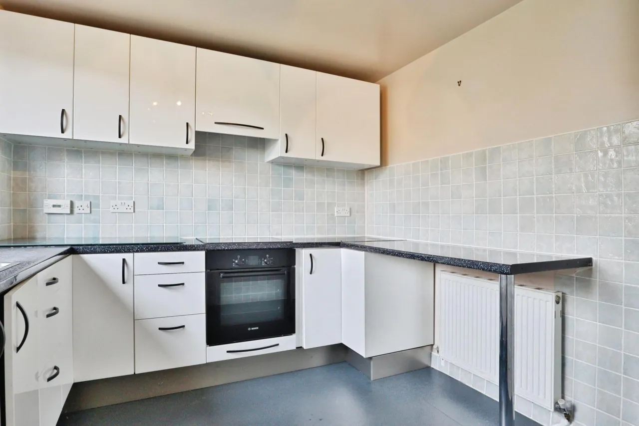 Eaton Hill, Leeds, LS16, photo 10