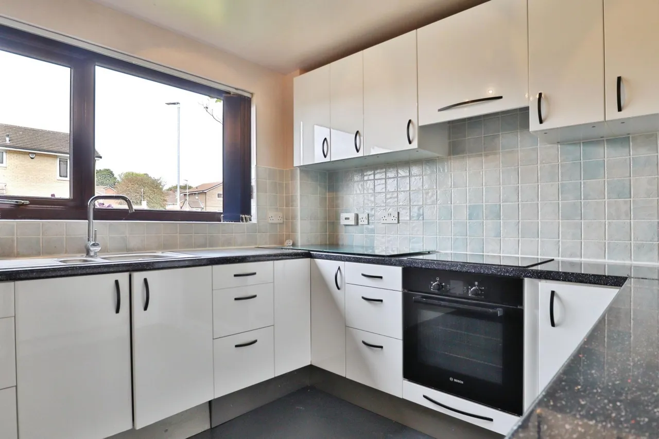 Eaton Hill, Leeds, LS16, photo 11