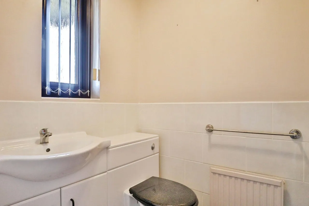 Eaton Hill, Leeds, LS16, photo 12