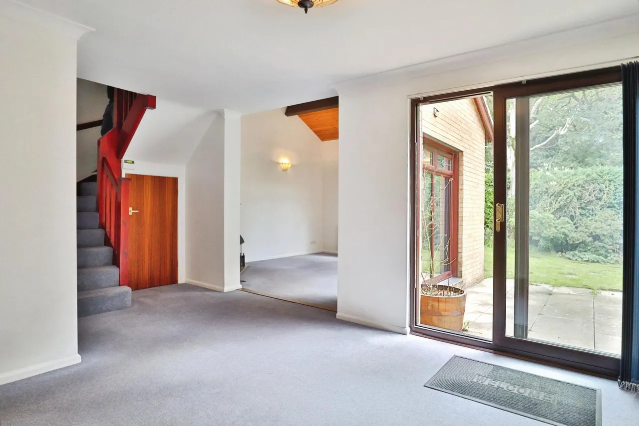 Eaton Hill, Leeds, LS16, photo 2