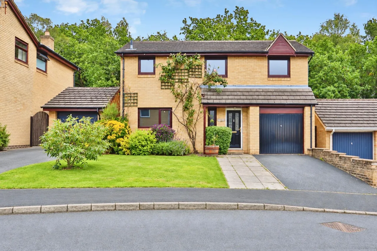 3 bed house for sale, Eaton Hill, Leeds, LS16