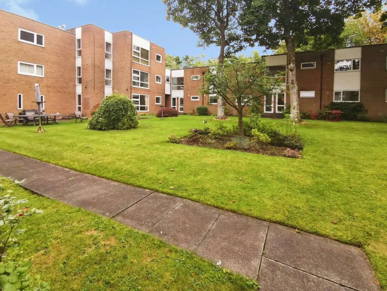 Eastwood Court, Benton, NE12, photo 2