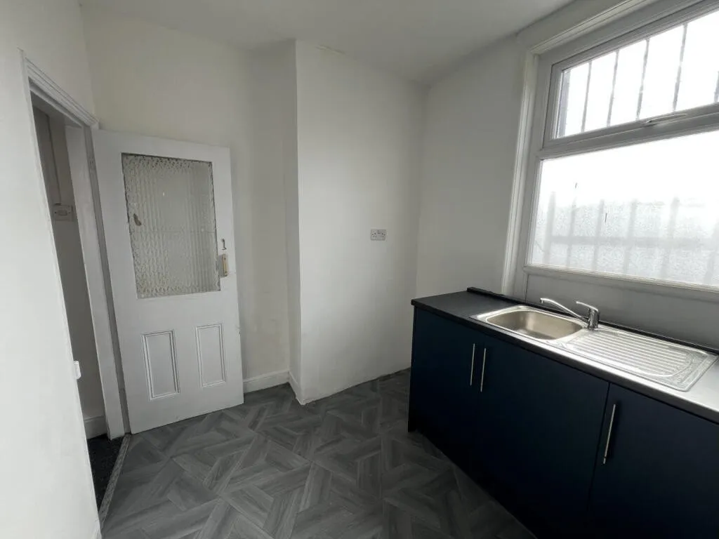 Hyde Road, M18, photo 5